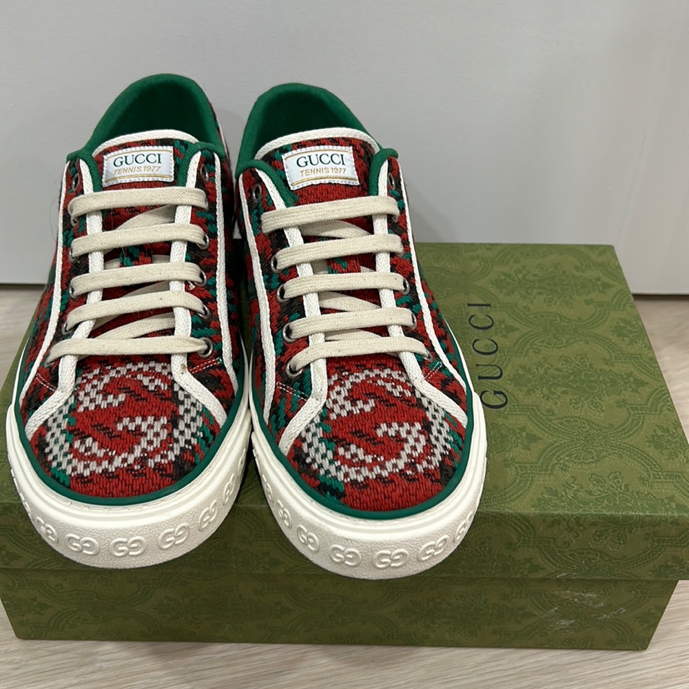 Gucci tennis shoes